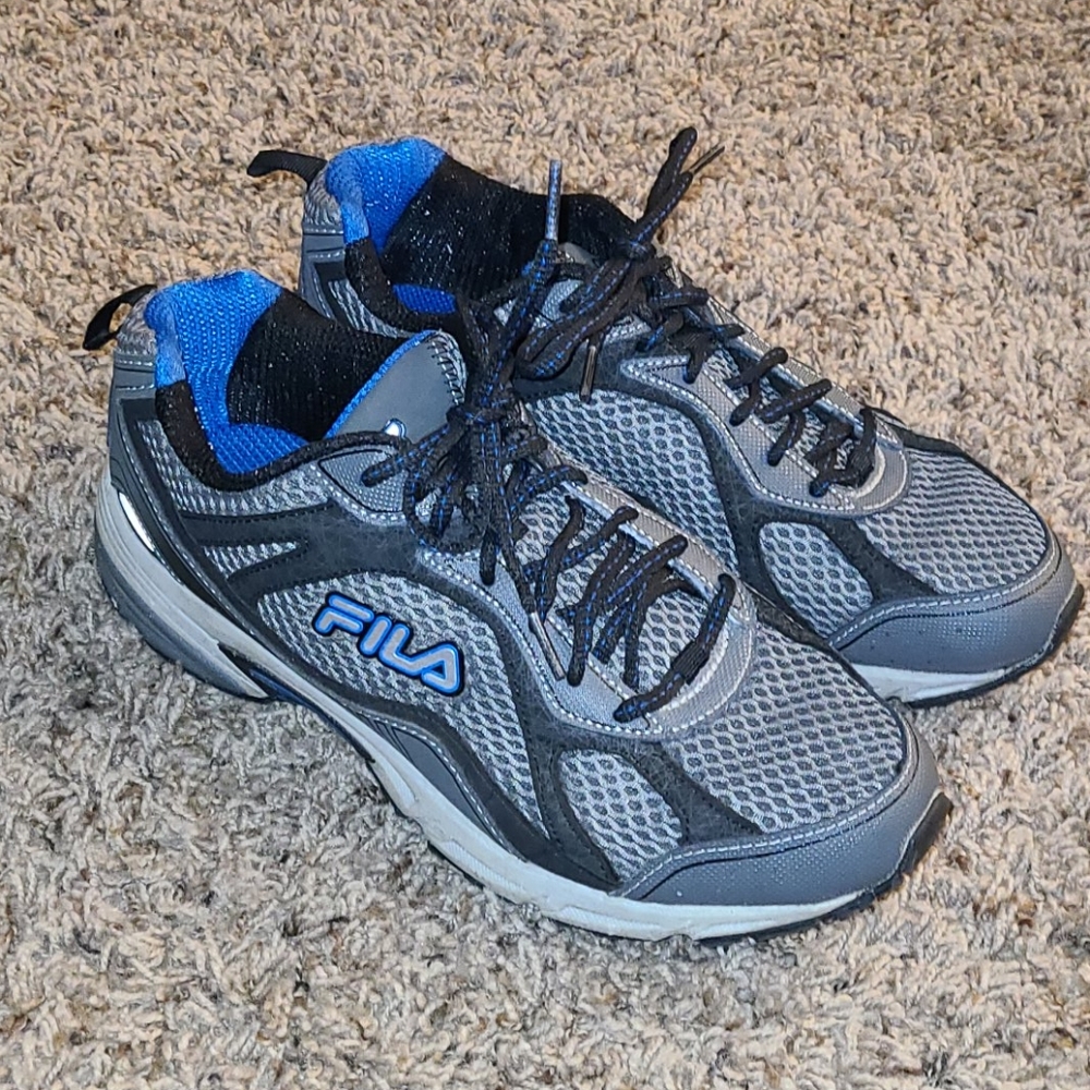 Men's Fila size 9 sneakers